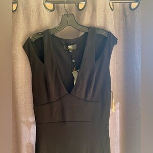 Perfect slinky prom or black tie dress!